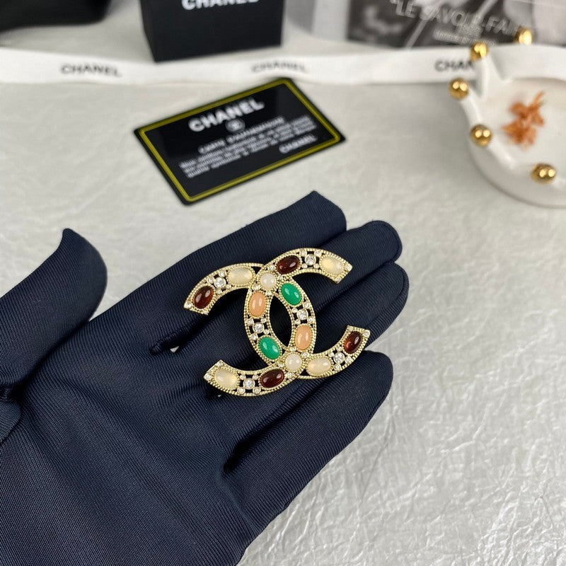 18K CC Color Crystal Diamond Brooch