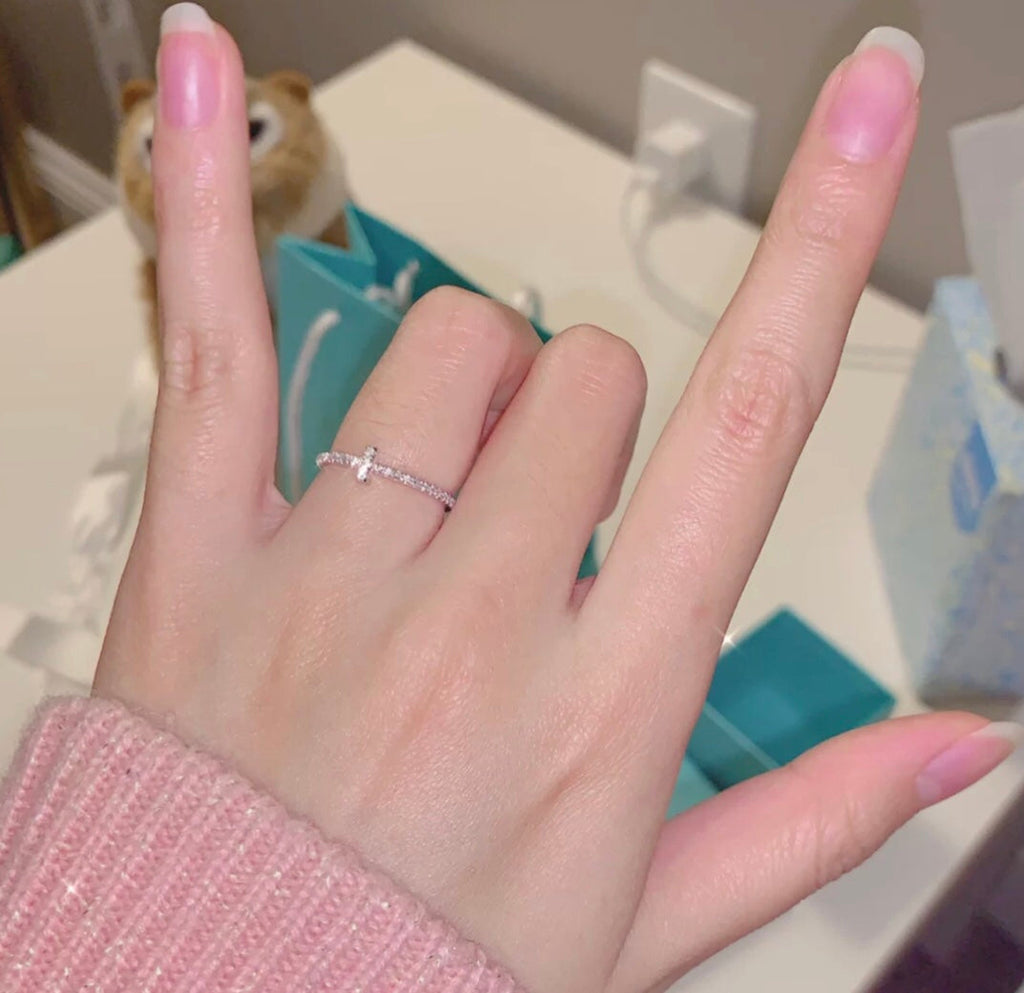 18K T Diamond Wire  Ring
