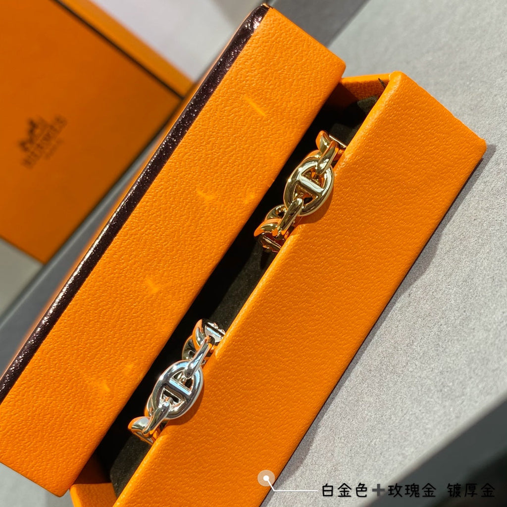 18K Chaine D'Ancre Enchainee H Ring