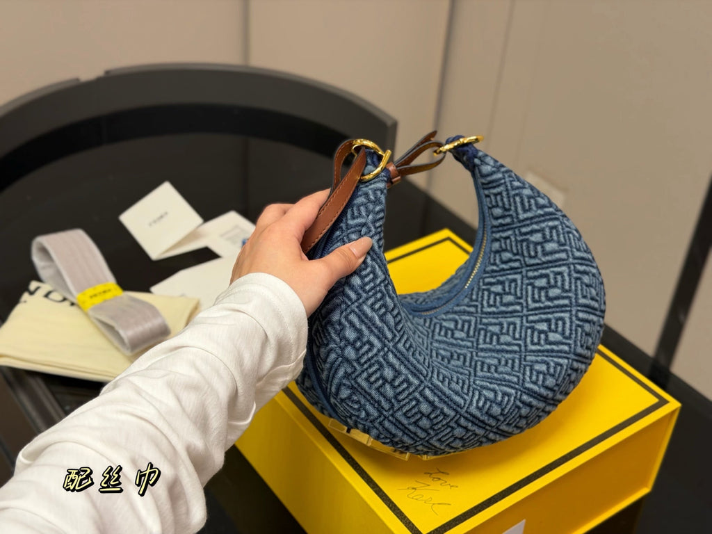 Luxury and Contemporary-Luxury Handbags Crafted Exclusively for Elegant Ladies-1