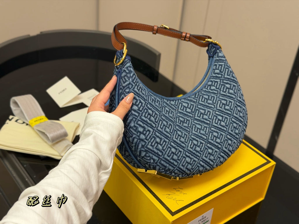 Luxury and Contemporary-Luxury Handbags Crafted Exclusively for Elegant Ladies-1