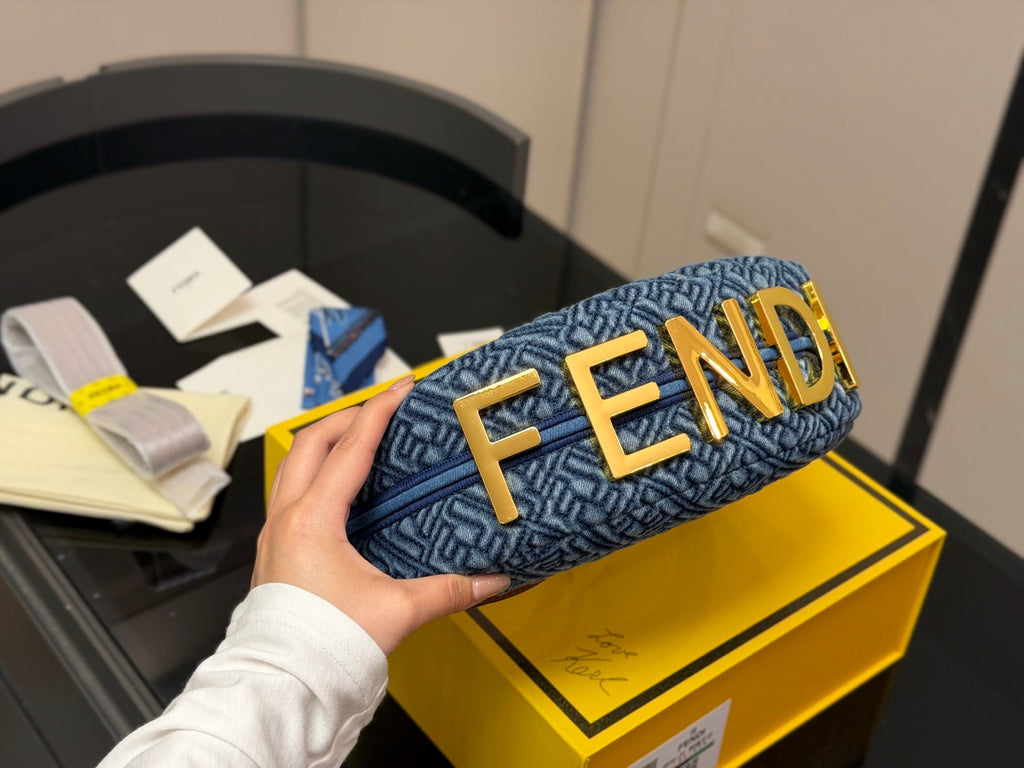 Luxury and Contemporary-Luxury Handbags Crafted Exclusively for Elegant Ladies-1