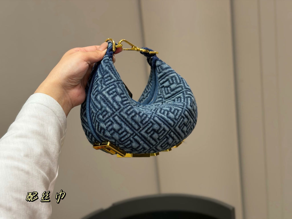 Luxury and Contemporary-Luxury Handbags Crafted Exclusively for Elegant Ladies-1